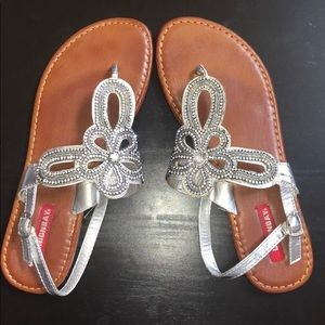 UnionBay sliver flower gem filled sandals!